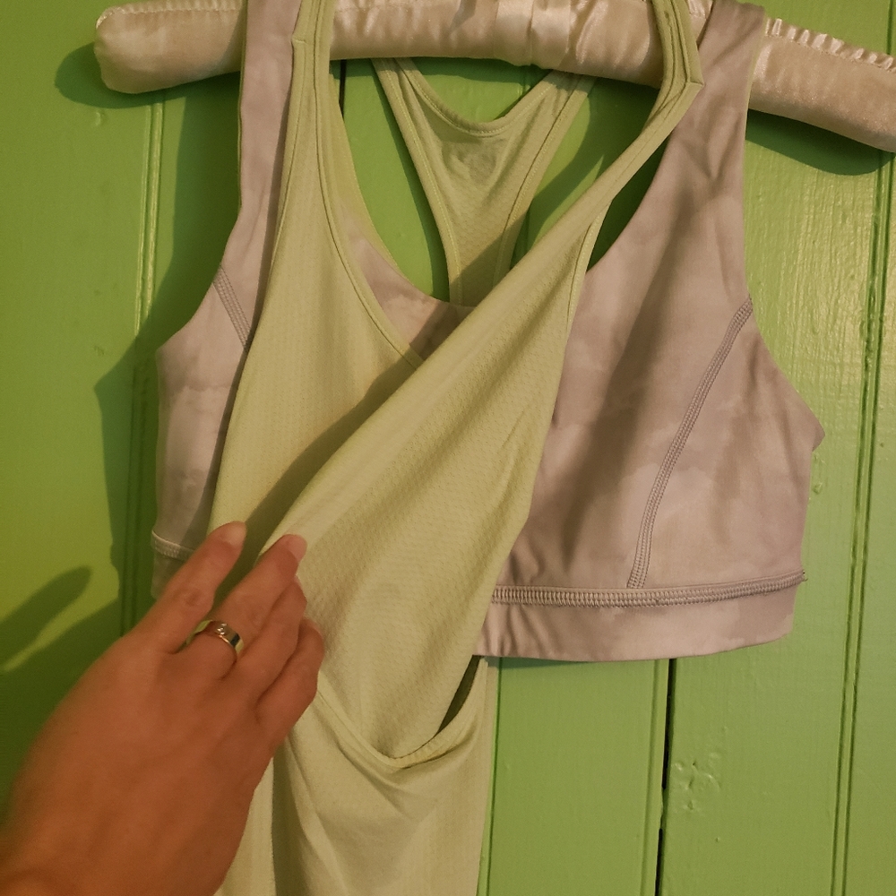 2 /$30 Lululemon no limits tank top with bra